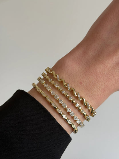 Gold Rengi Kare ve Baklava Model Taşlı Kadın Bileklik