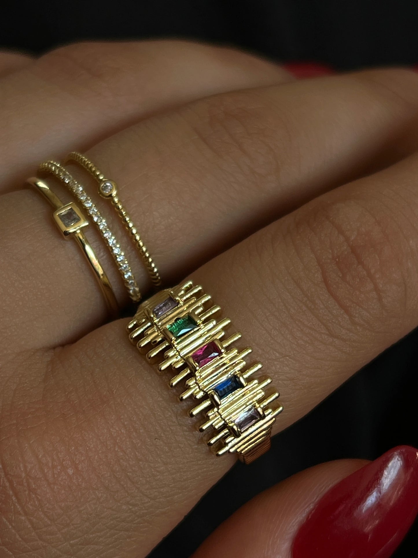 Gold Rengi Renkli Zirkon Taşlı Kadın Yüzük