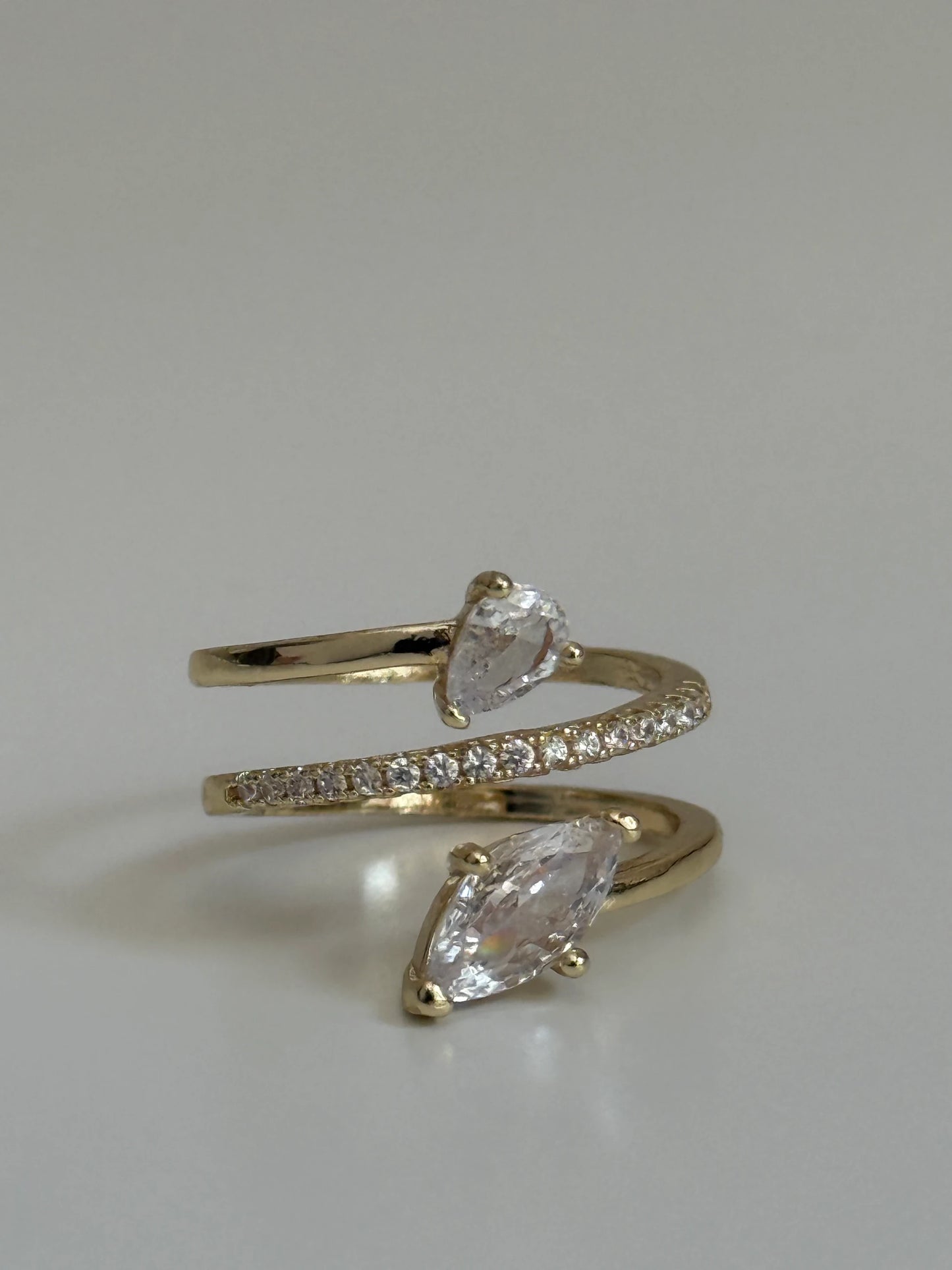 Gold Rengi İkili Damla Taşlı Üç Sıra Kadın Yüzük