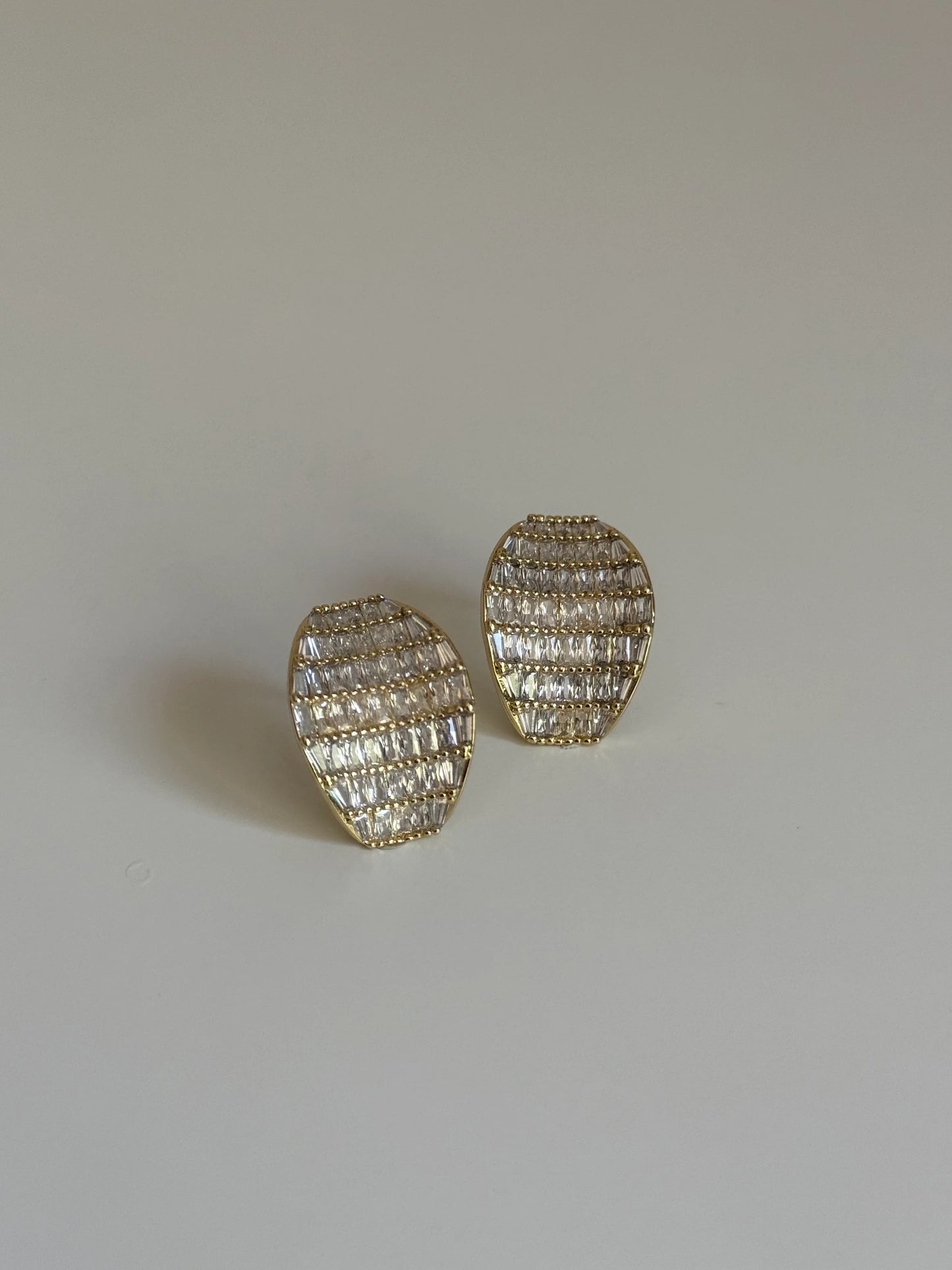 Baget Zirkon Taşlı Oval Model Kadın Küpe