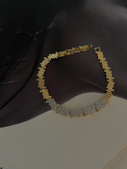 Gold Rengi Zirkon Taşlı Kadın Bileklik