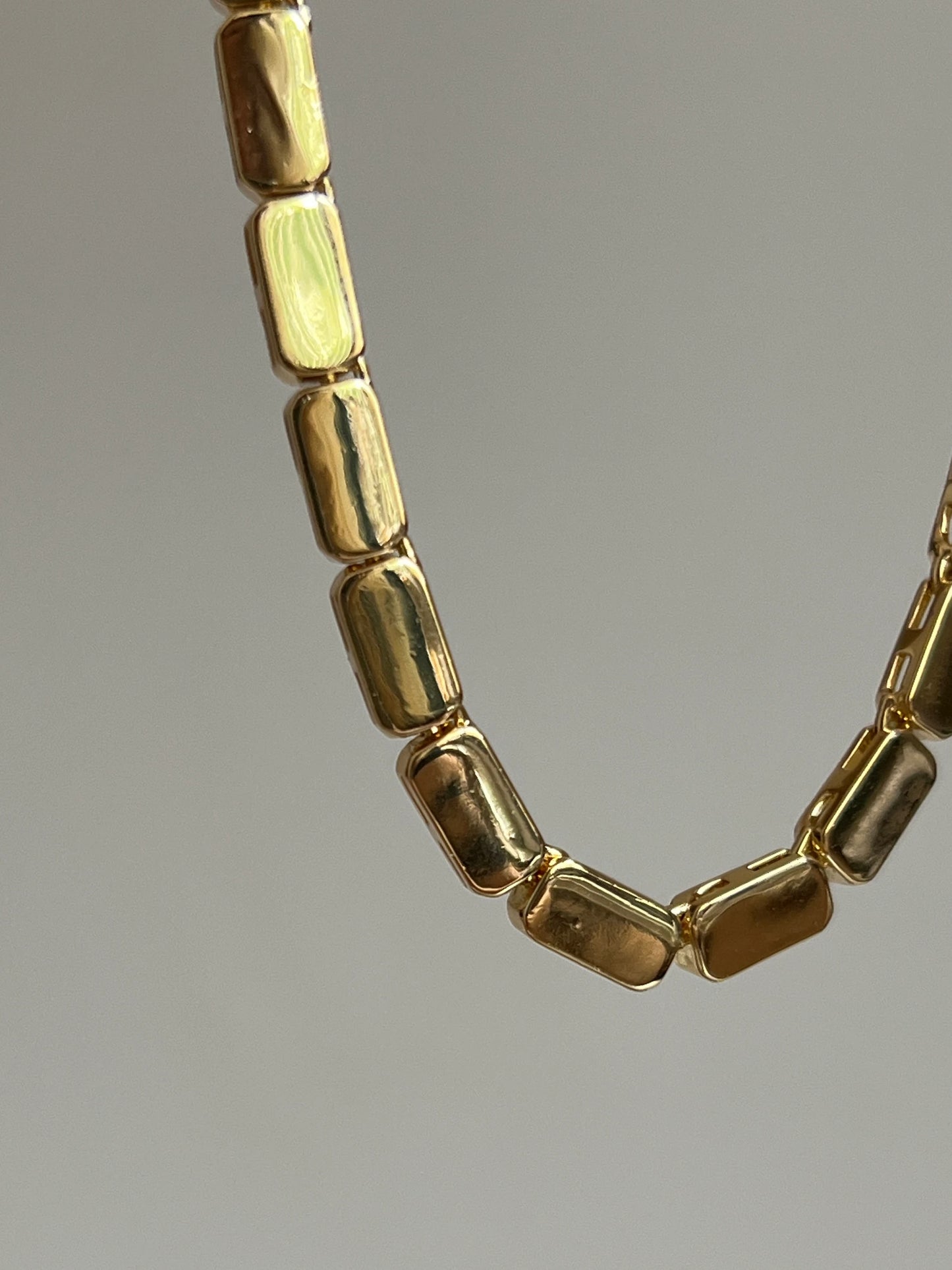 Gold Rengi Sıralı Dikdörtgen Model Kadın Kolye