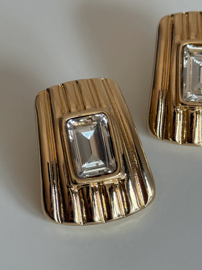 Gold Rengi Tırtıklı Model Renkli Taşlı Kadın Küpe