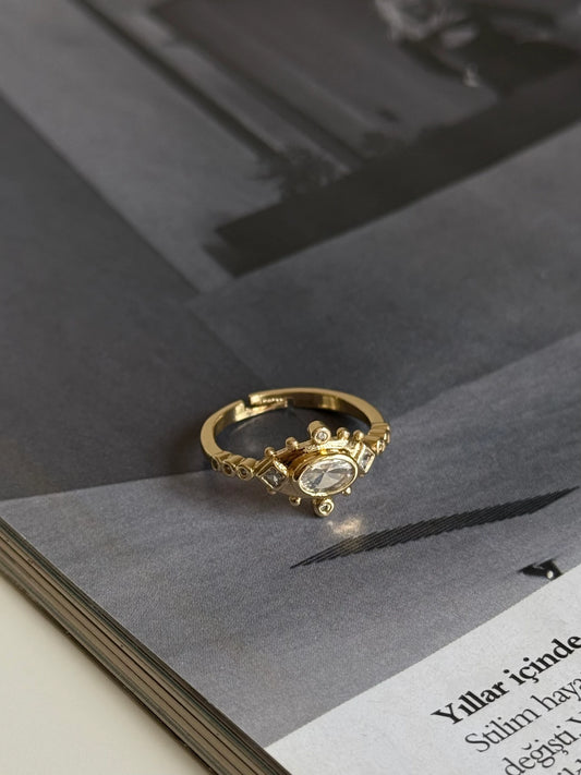 Gold Rengi Beyaz Taşlı Kadın Yüzük