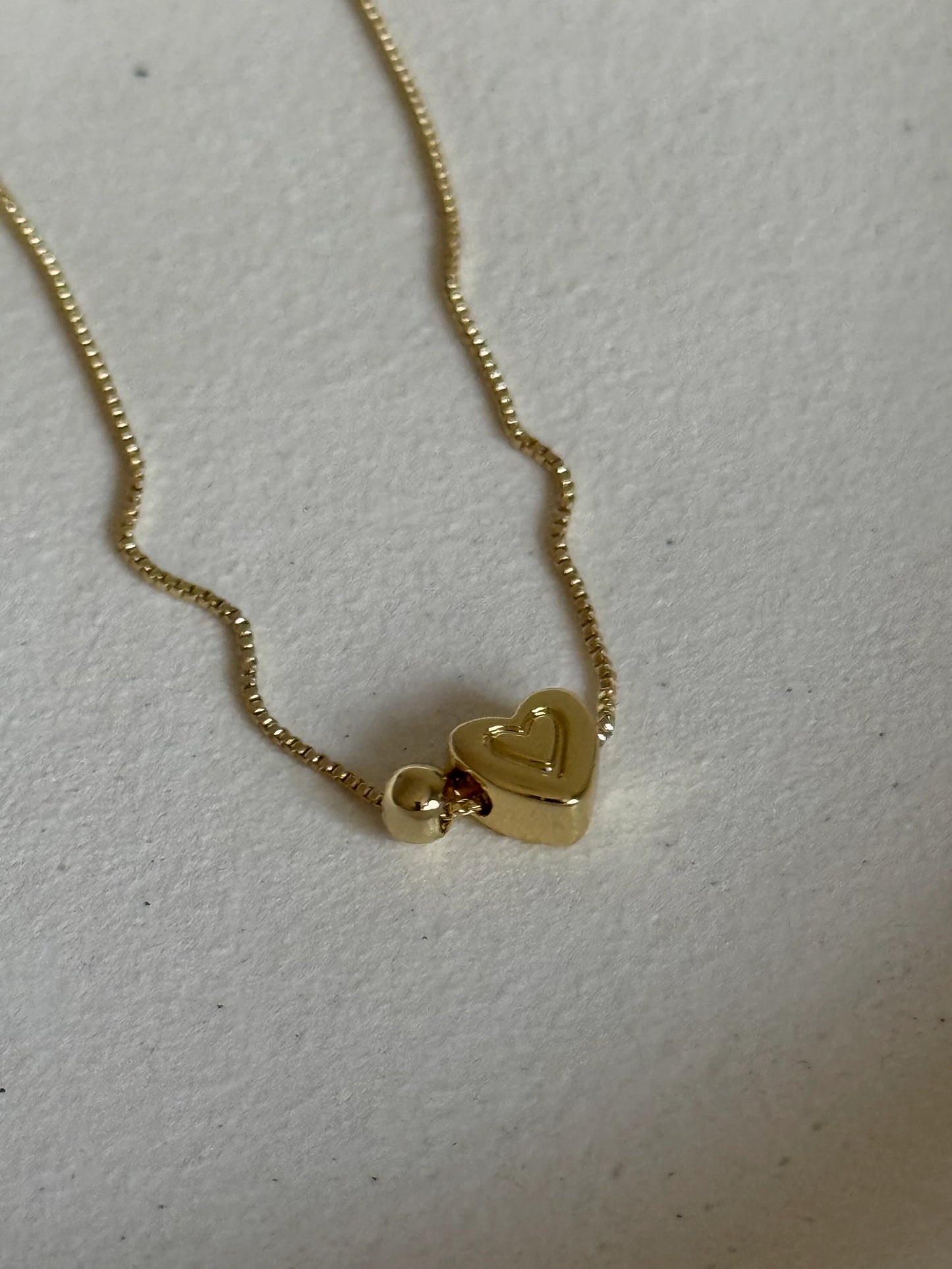 Gold Rengi Kalp Ve Yuvarlak Model Kadın Kolye
