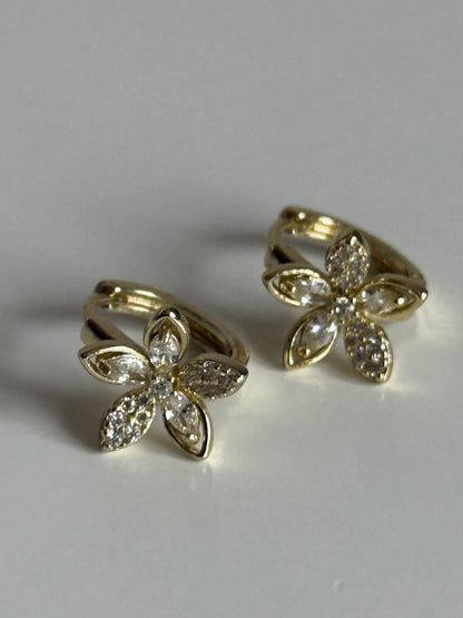 Gold Rengi Taşlı Çiçek Model Xupıng Küpe