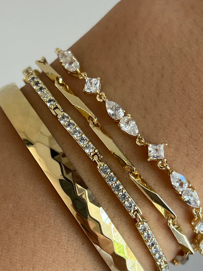Gold Rengi Burgu Model Kadın Bileklik