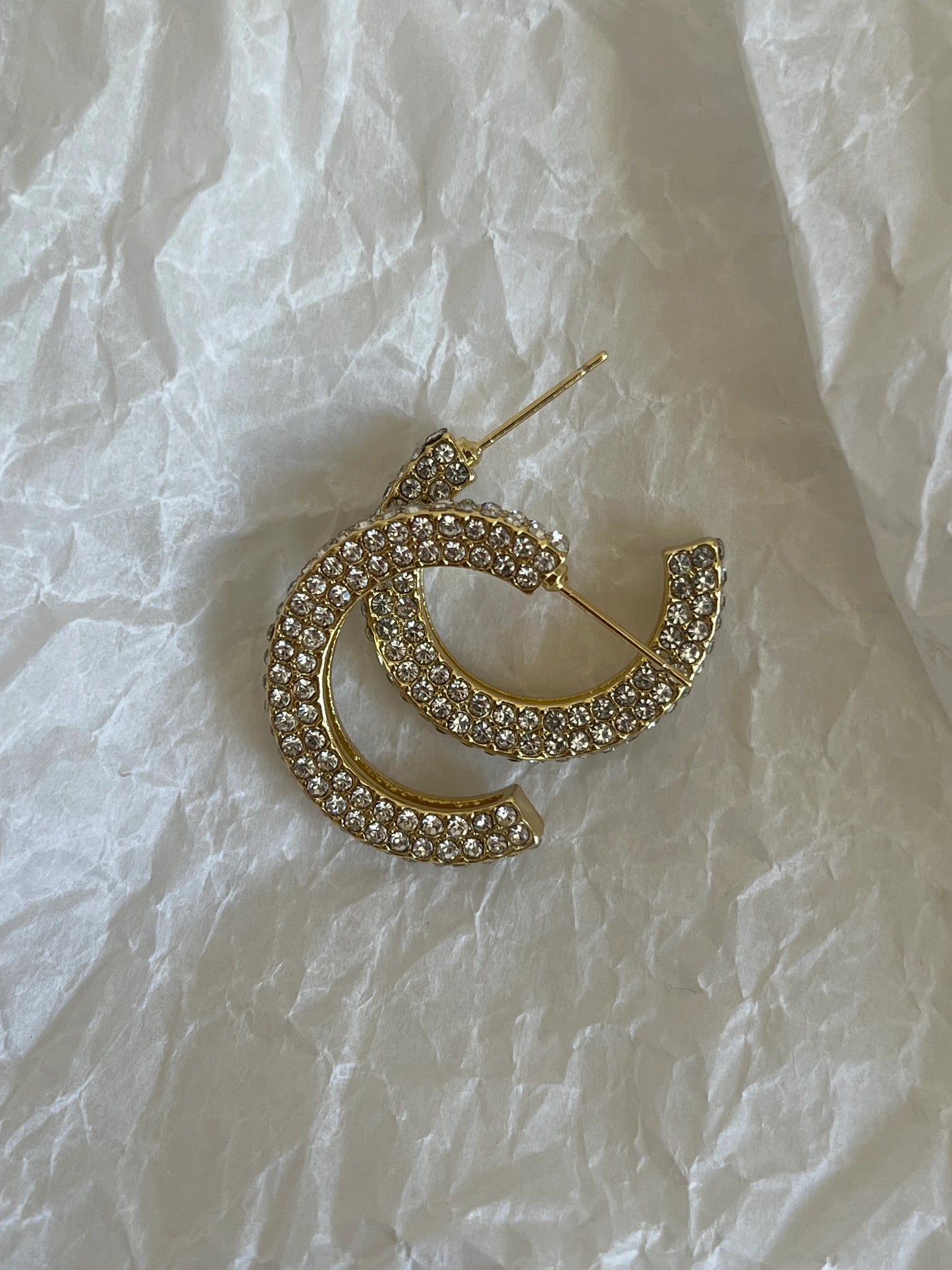 Yuvarlak Zirkon Taşlı Yarım Halka Kadın Küpe