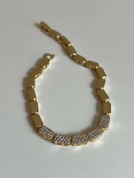 Gold Rengi Zirkon Taşlı Kadın Bileklik