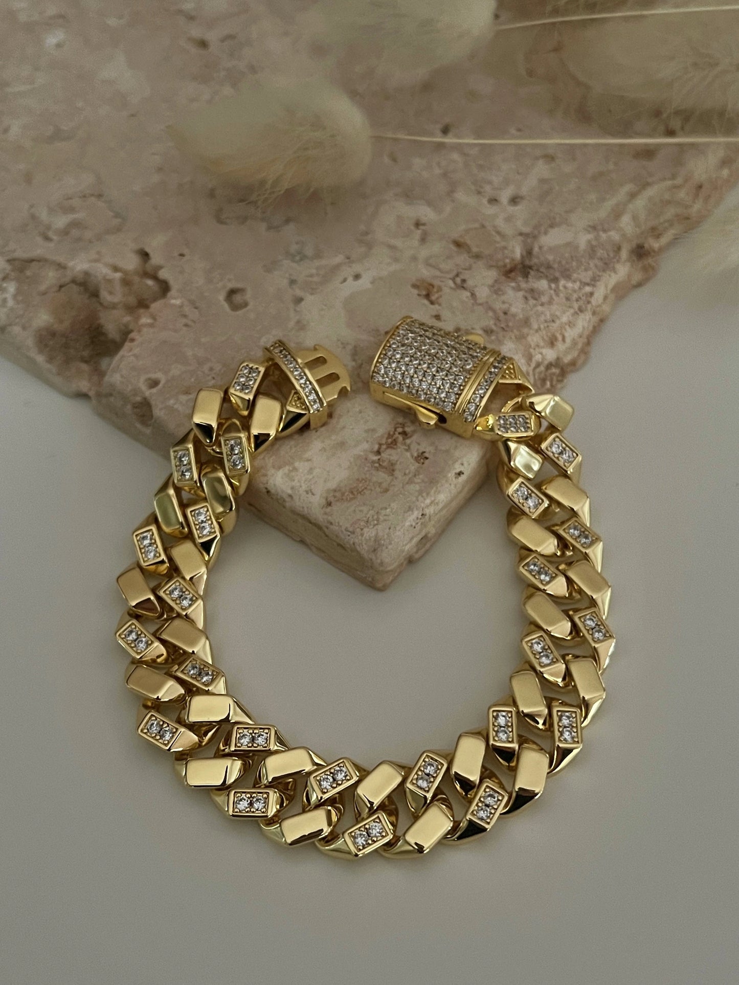 Gold Rengi Zirkon Taşlı Gurmet Zincir Kadın Bileklik
