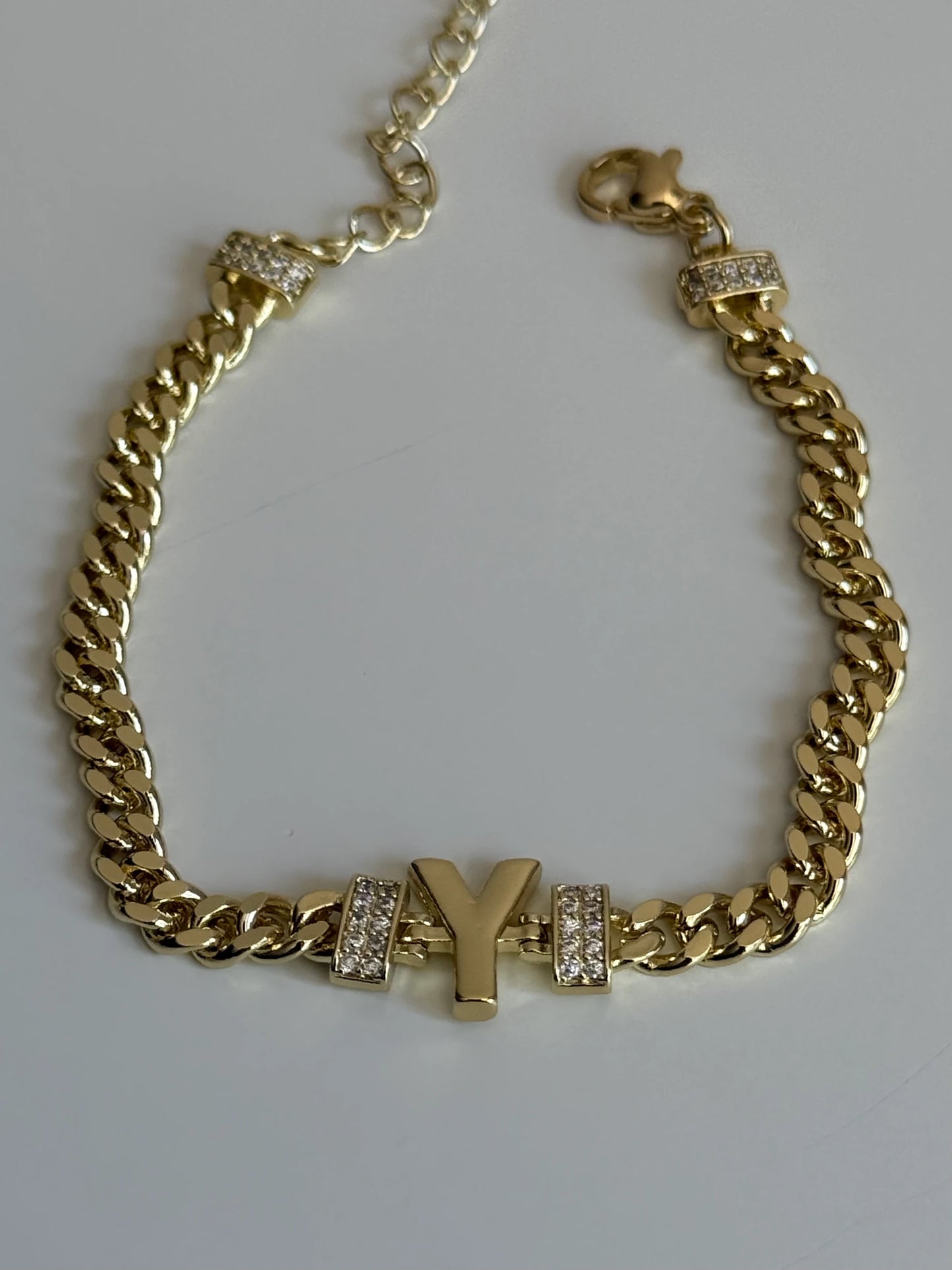 Gold Rengi Zincir Model Harfli Kadın Bileklik