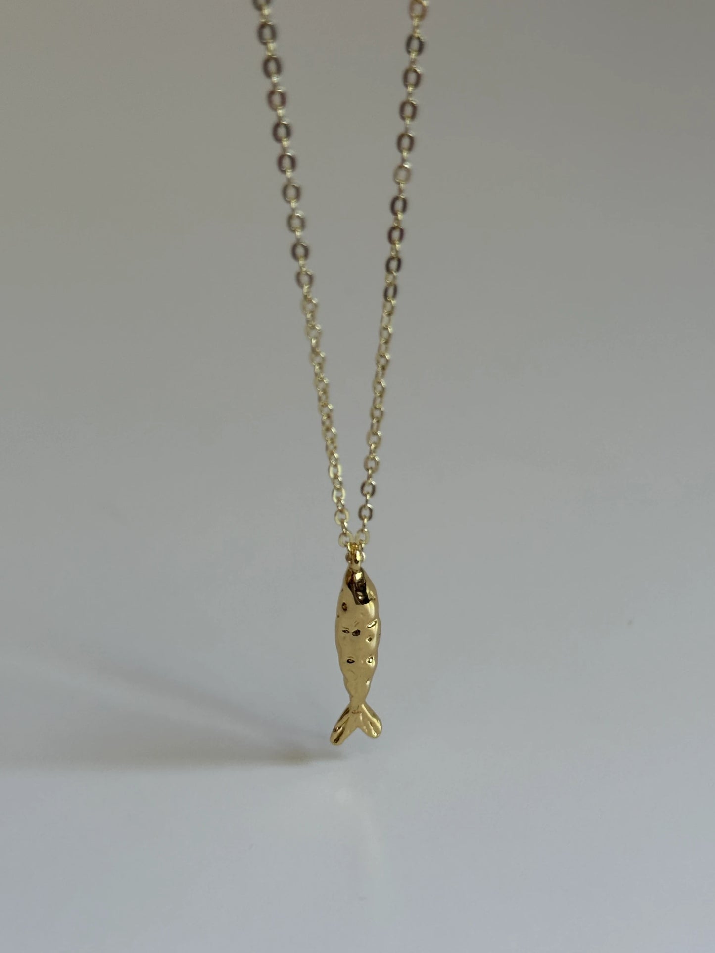 Gold Rengi Balık Model Kadın Kolye
