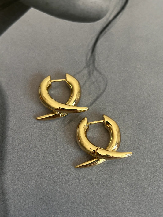 Gold Rengi Kadın Küpe